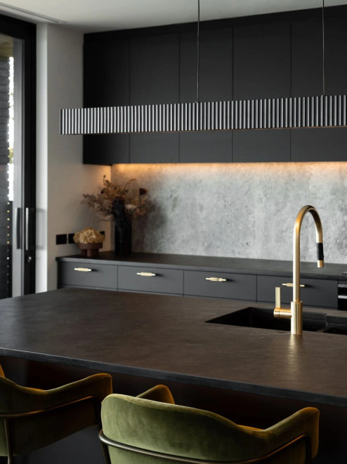 Black 1.8m ribbed linear pendant Black 1.8m ribbed linear pendant