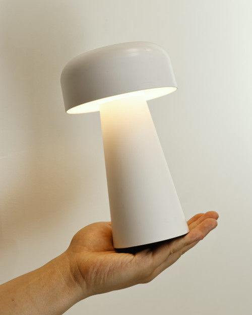 Mushroom style table lamp in white