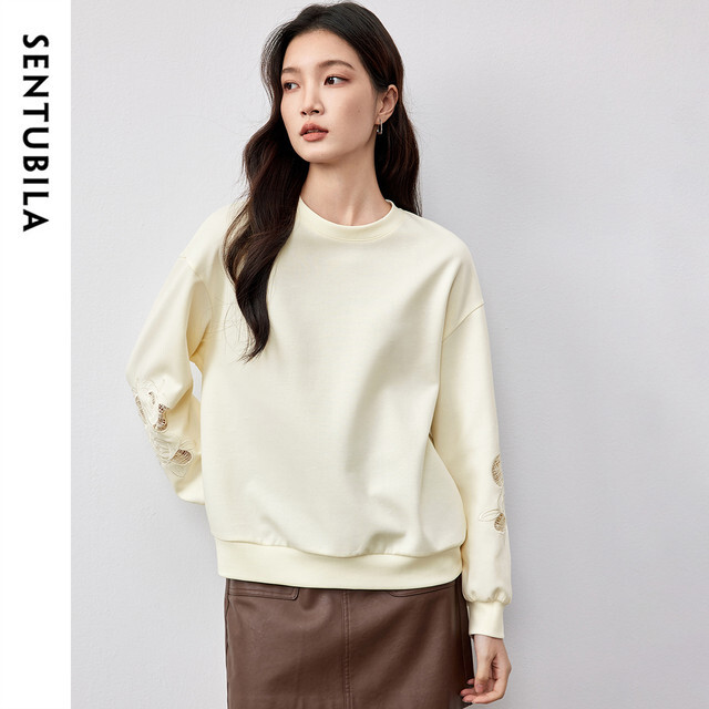 Hoodies & Sweatshirts