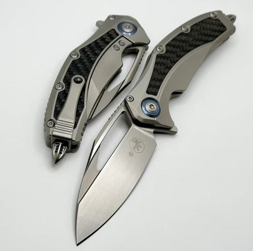 Microtech Matrix Titanium w/ Carbon Fiber Inlays & Blue Ti Pivot Collars Knife (3.75" Satin M390) 165C-4CFITI