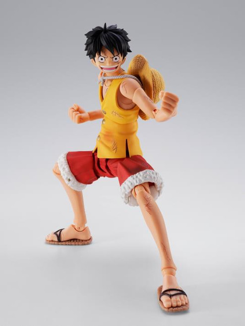 S.H. Figuarts Bandai - Monkey D Luffy - Summit War of Marineford- "One Piece"