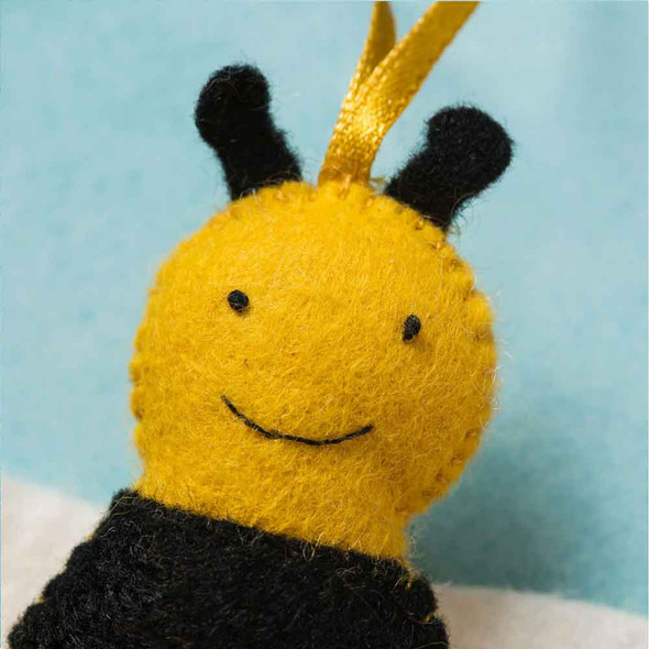 Corinne Lapierre | Felt Craft Mini Kit | Bee