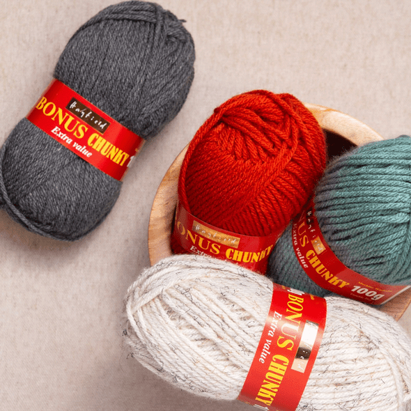 Sirdar Hayfield Bonus Chunky Knitting Yarn - Main Image