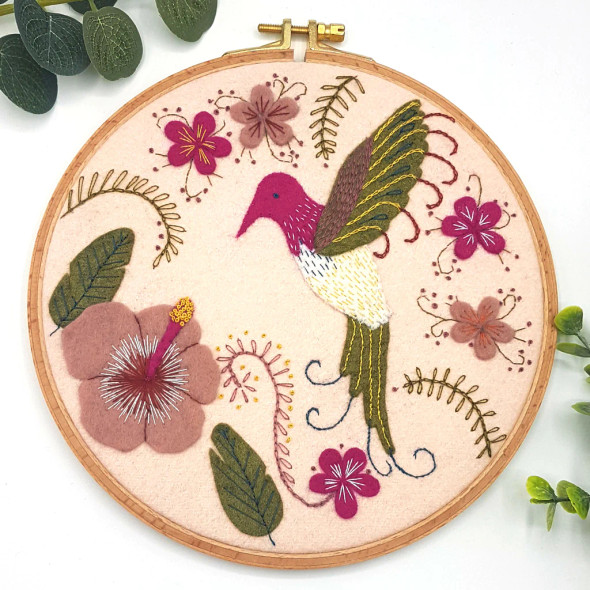 Hummingbird Applique and Embroidery Hoop Craft Kit | Corinne Lapierre (APPHUM1O)