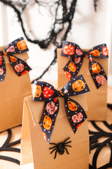 Suggested use for Halloween ribbon