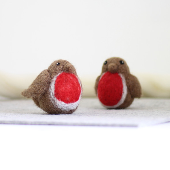 Hawthorn Handmade | Large Felting Kit | Various Designs - Robins