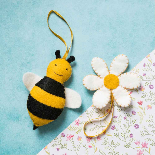 Corinne Lapierre | Felt Craft Mini Kit | Bee & Flower - Main Image