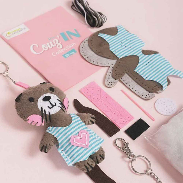 Romy the Otter, Mini Couz'in Keyring Sewing Kit  Contents