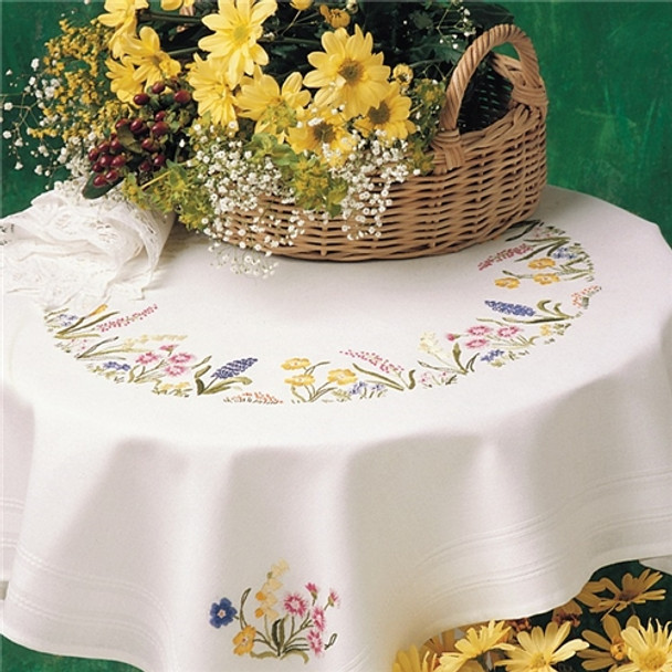Spring Garland Embroidery Tablecloth Kit | Anchor