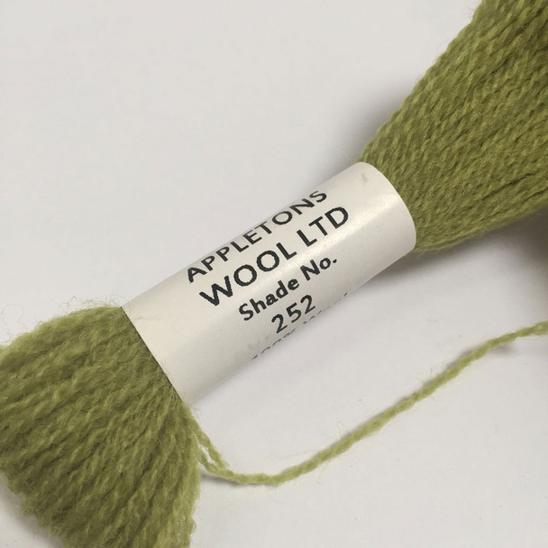 Appletons Crewel Wool in Skeins | 252 Grass Green