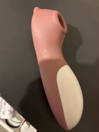 Tiny Suction, Huge Smiles – 10-Speed Clit Vibrator