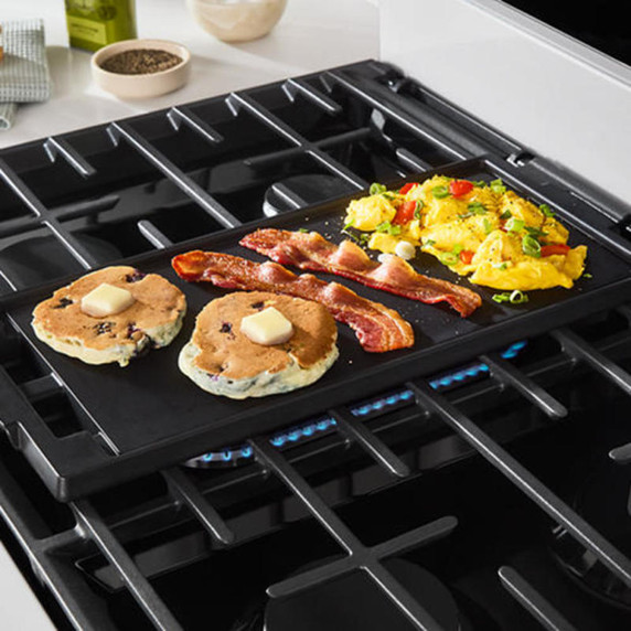 Whirlpool® 30-inch Smart Gas Range with Air Cooking Technology, Steam/Self Cleaning, Rapid Preheat 5.3 CuFt Capacity WFGS7530RW