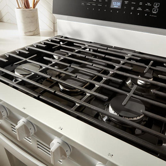 Whirlpool® 30-inch Smart Gas Range with True Convection, Steam/Self Cleaning, Rapid Preheat 5.3 CuFt Capacity WFGS7530RW