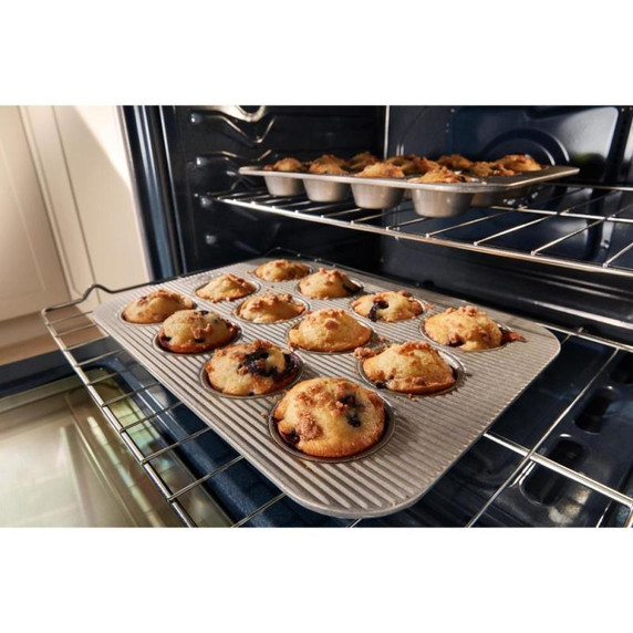 Whirlpool® 30-inch Gas Range with Air Cooking Technology WSGS5030SV