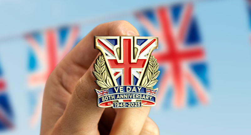 badge-in-hand-800px__91530 image