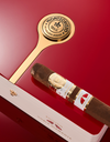Montecristo 1935 Anniversary Edición Doble Diamante Red Box Closed Angled Cigar