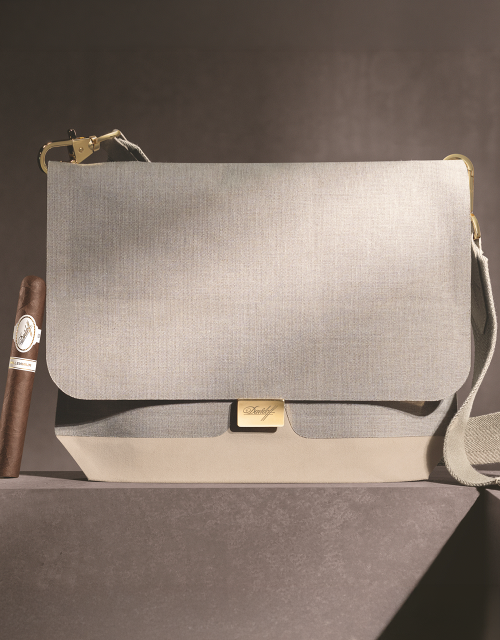 Davidoff Travel Humidor Urban Beauty Shot with Cigars