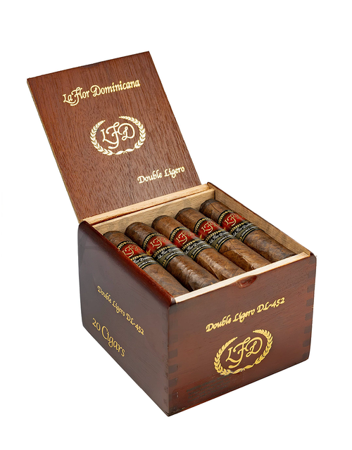 La Flor Dominicana LFD Double Ligero DL-452 Maduro Box Open