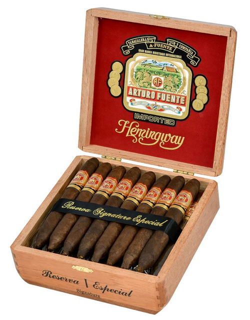 Arturo Fuente Hemingway Signature Maduro Box Open