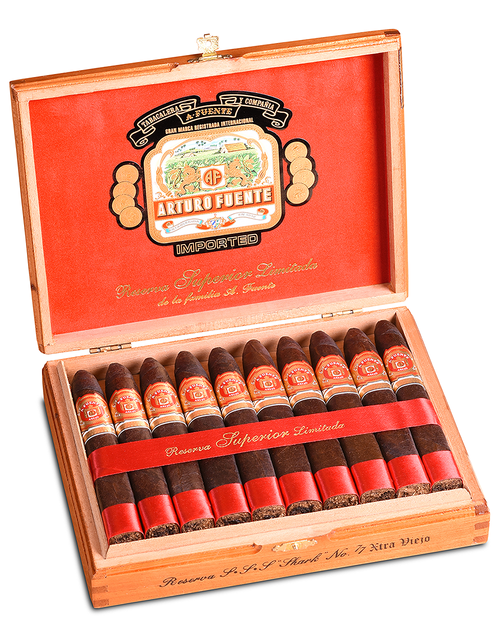 Arturo Fuente Anejo Reserva Shark #77 Box Open