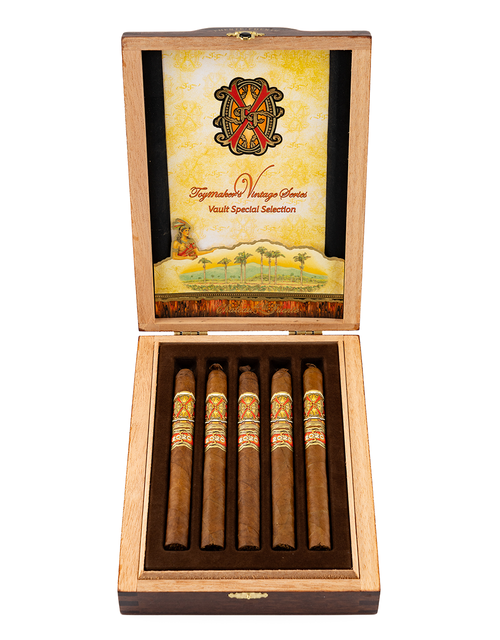 Fuente Fuente Opus X Toymaker’s Vintage Series Toy Maker 2020 Box Open