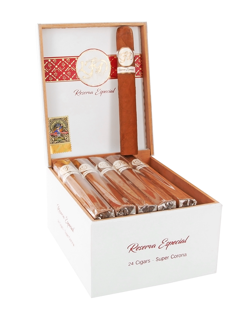 La Flor Dominicana LFD Reserva Especial Super Corona Box Open