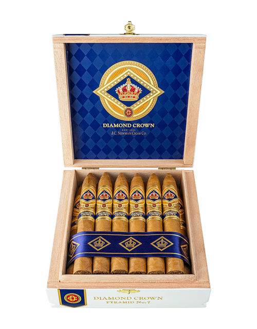 Diamond Crown Classic Pyramid #7 Box Open