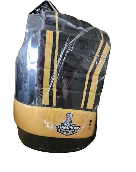 Boston Bruins 2011 Stanley Cup Champions Jumbo Glove Beer Drinking Koozie Fist