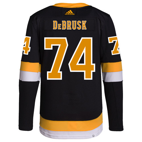 Bruins Reverse Retro 2.0 on display at Boston ProShop : r/hockeyjerseys