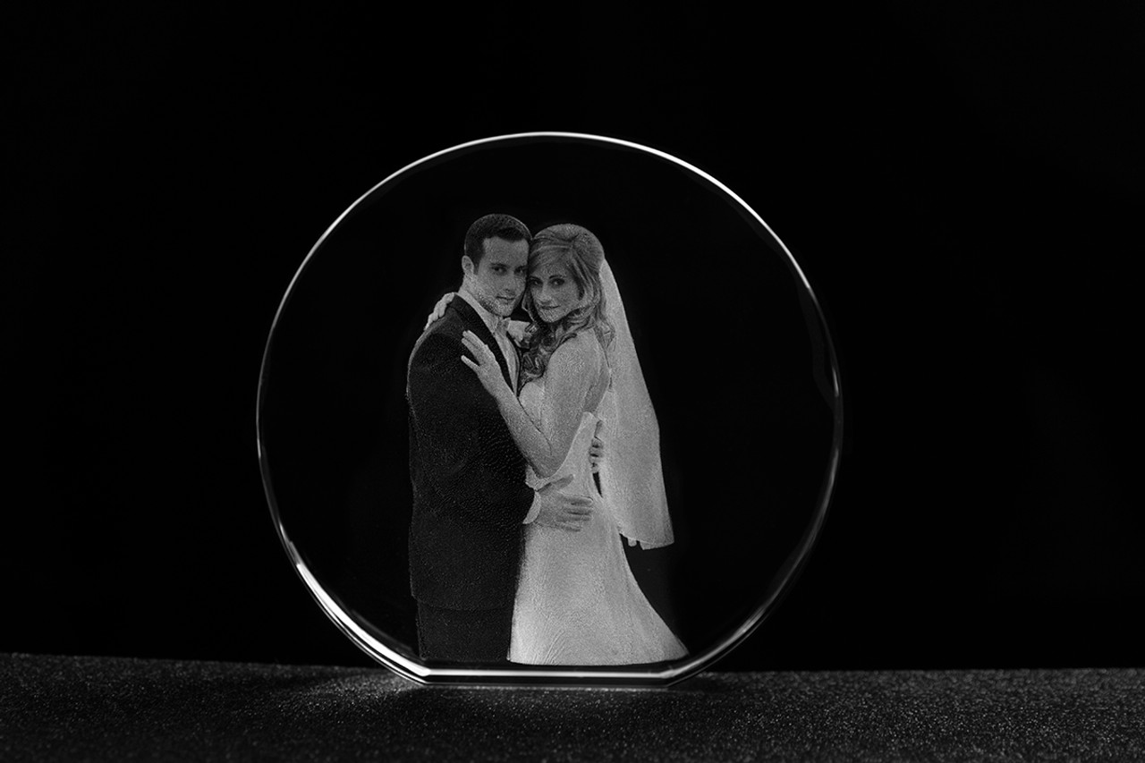 Round photo frame  or desktop paperweight ornament 70 x 18mm