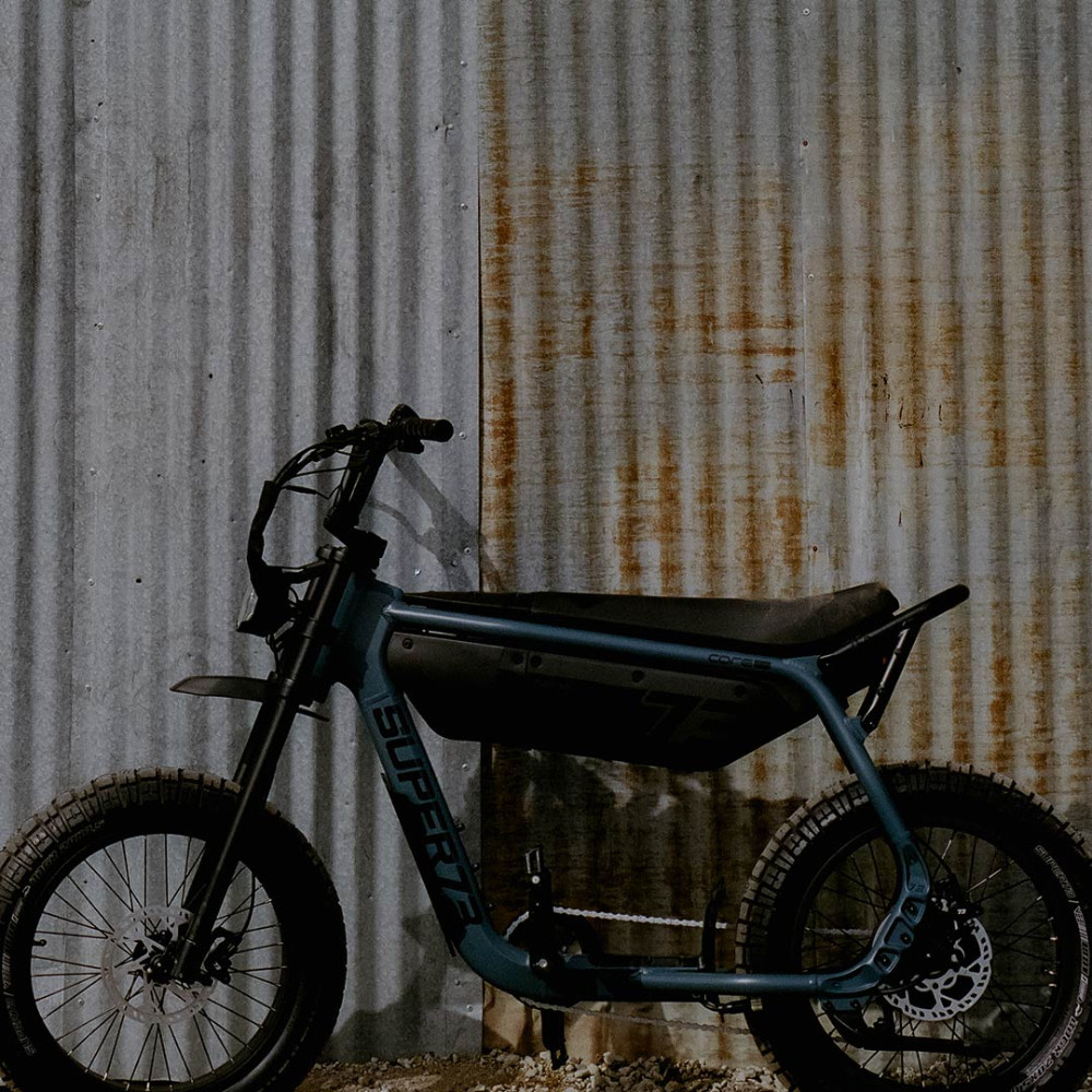 ヌル 2026 Super73 B1G Core - Slate | RevolutionBikeShop.com