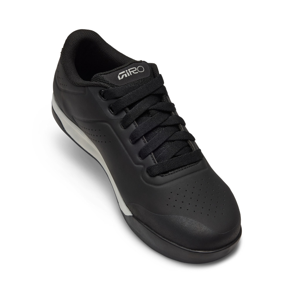 2026 Giro Latch Shoe | Revolutionbikeshop.com