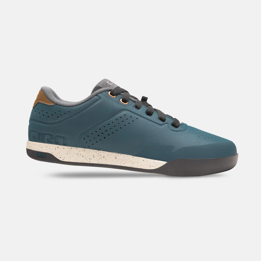 2026 Giro Women's Latch Shoe | Revolutionbikeshop.com