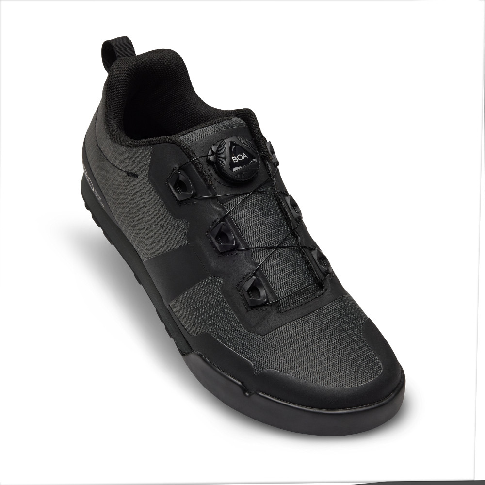 2026 Giro Tracker Shoe | Revolutionbikeshop.com