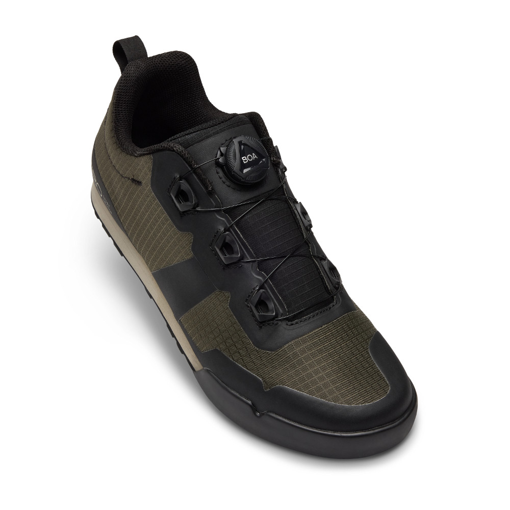 2026 Giro Tracker Shoe | Revolutionbikeshop.com