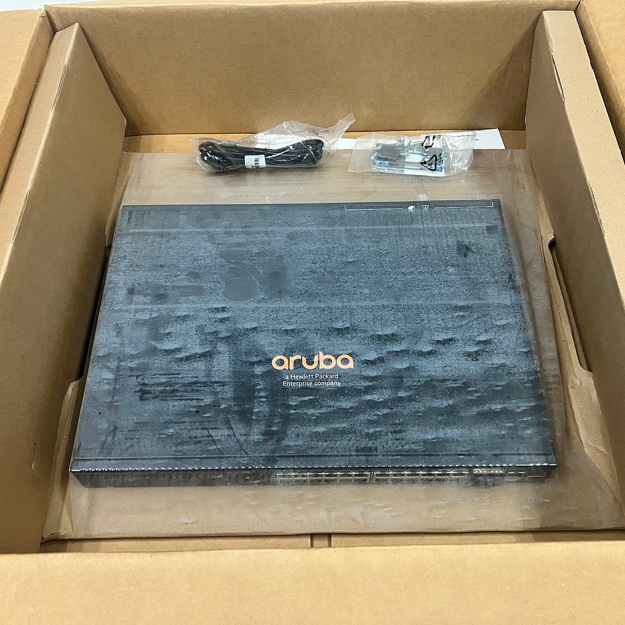 HPe JL319A Aruba 2930M 24G 1 Slot Switch - HP RENEW BOXED