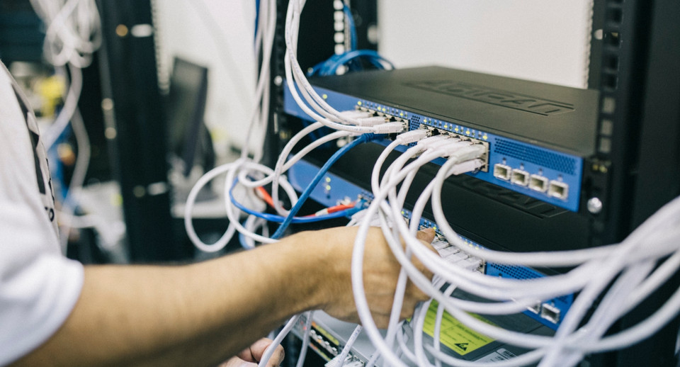 How to Choose the Right Server for Your Small Business