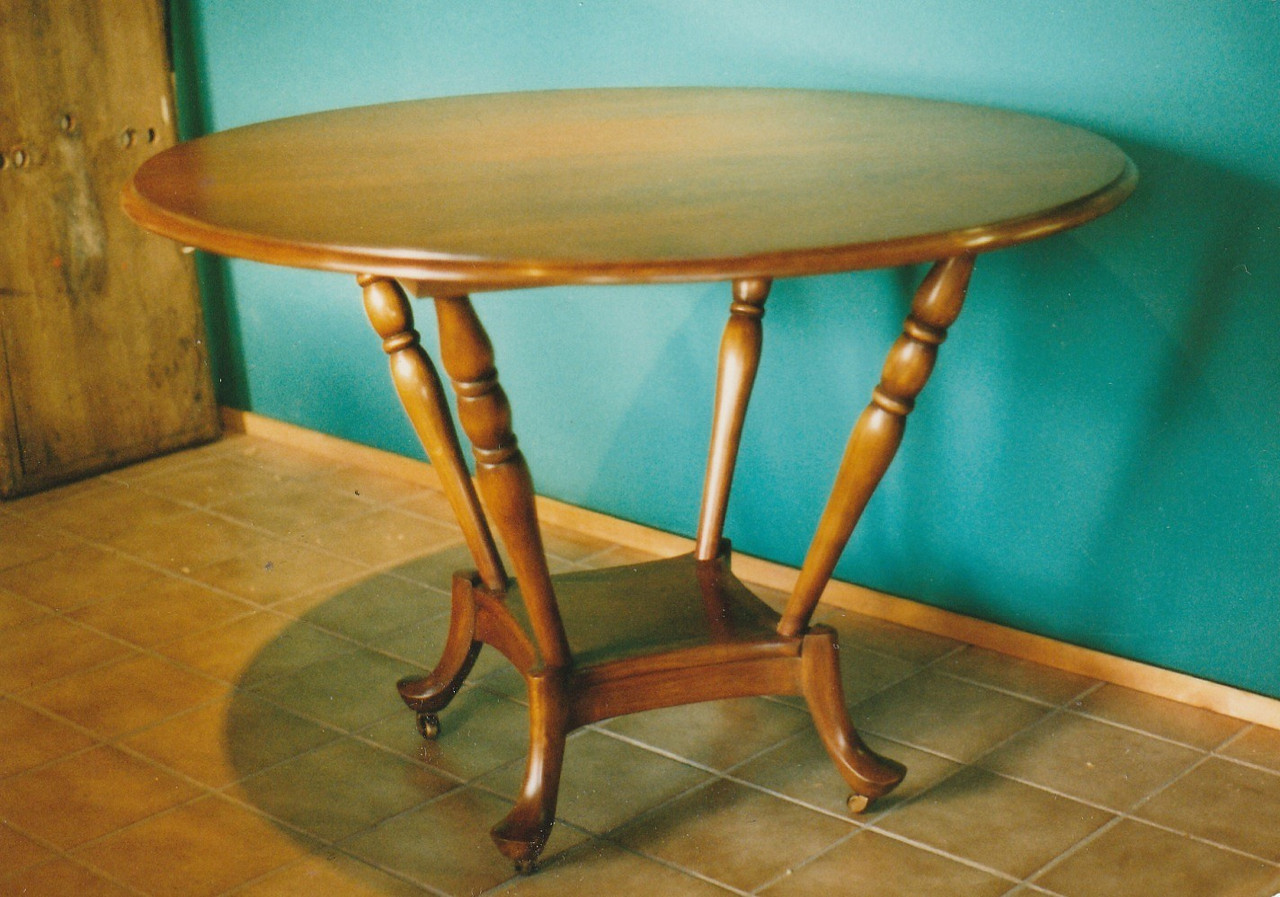 Round Cherry Game Table