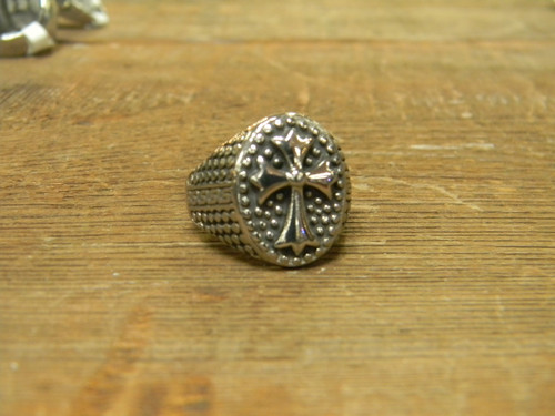 OVAL CROSS RING