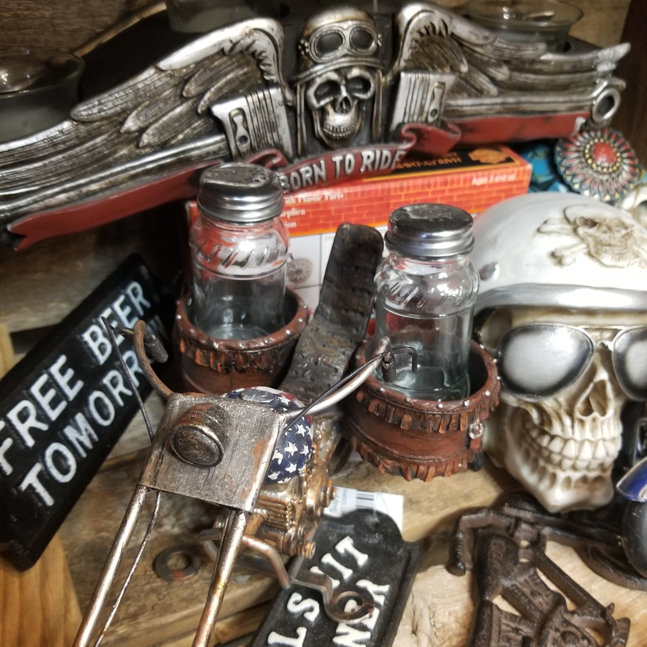 https://ridersbikersupply.com/biker-lifestyle-accessories/swag-and-gifts/