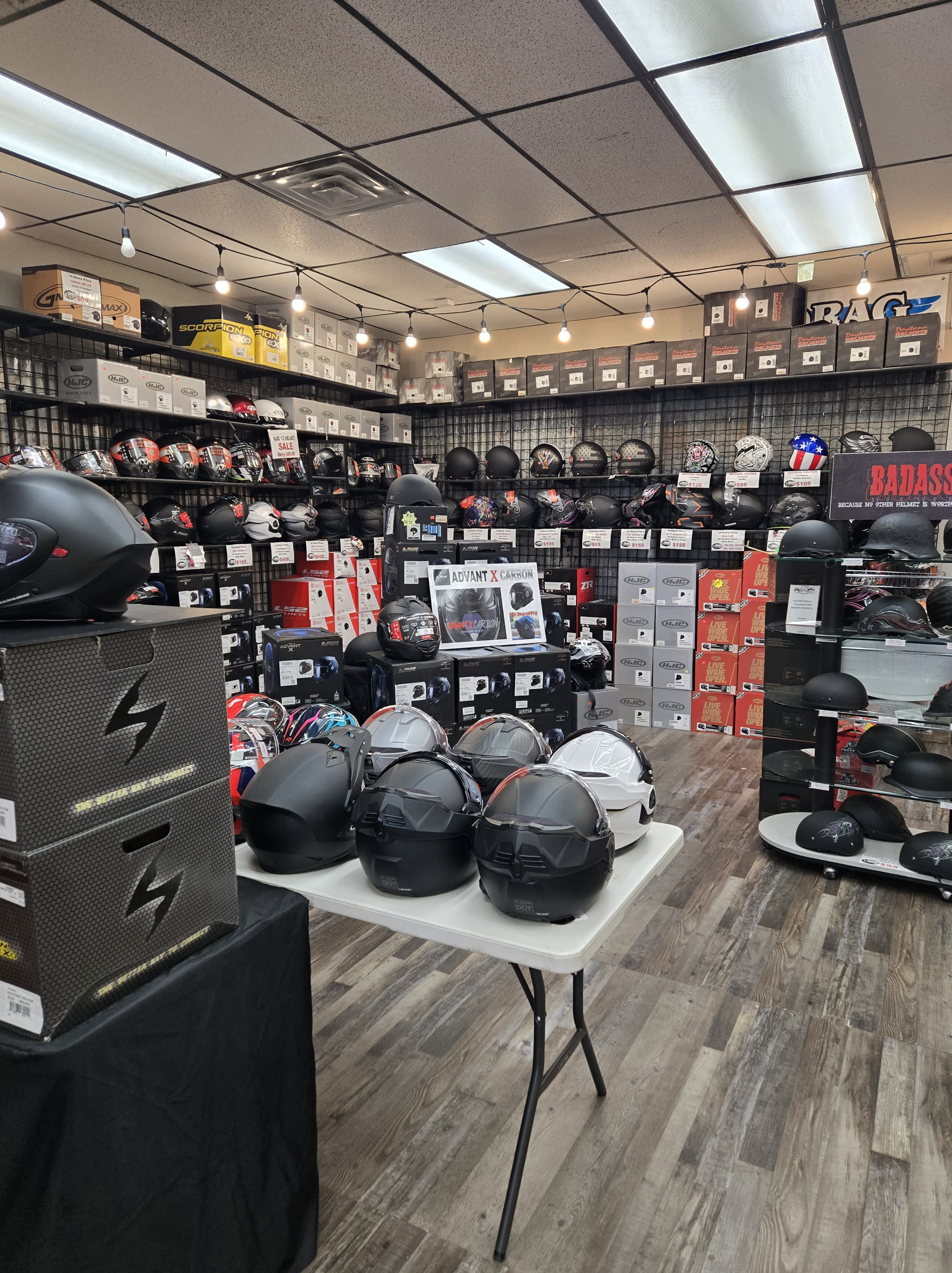 riders-biker-supply-helmet-center.jpg
