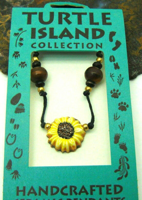 Daisy Flower Necklace Turtle Island Beaded Mint DazzleCity
