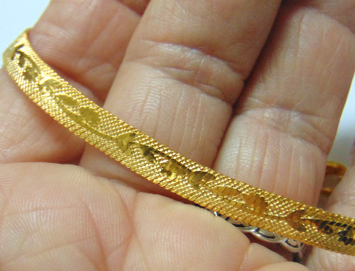 Golden Etched Bracelet Vintage Floral Very Pretty DazzleCity