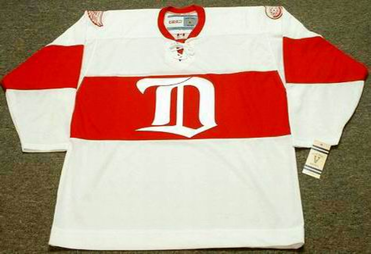 The Detroit Red Wings jersey on display at NHL store – Stock