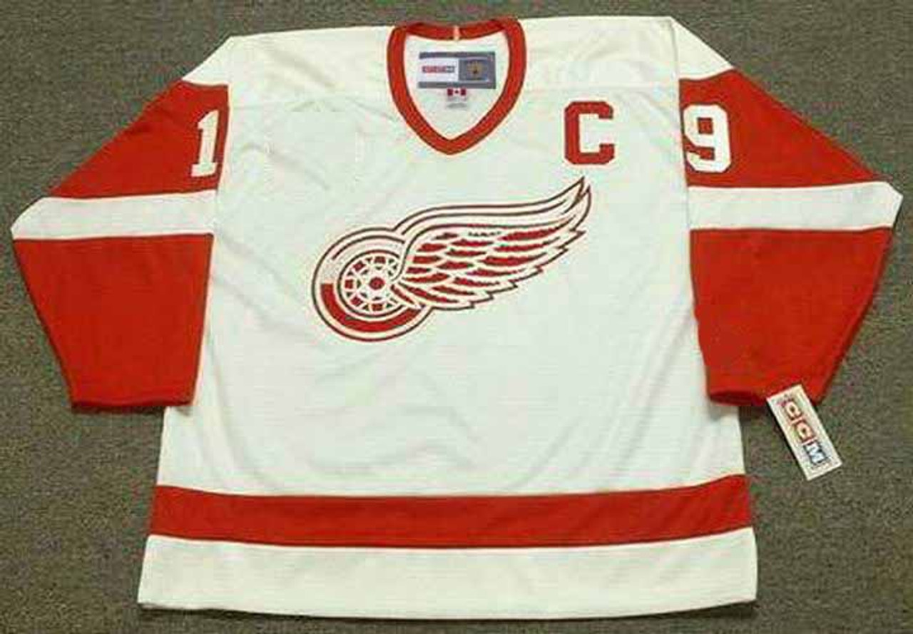 GORDIE HOWE Detroit Red Wings CCM 2014 Winter Classic Alumni