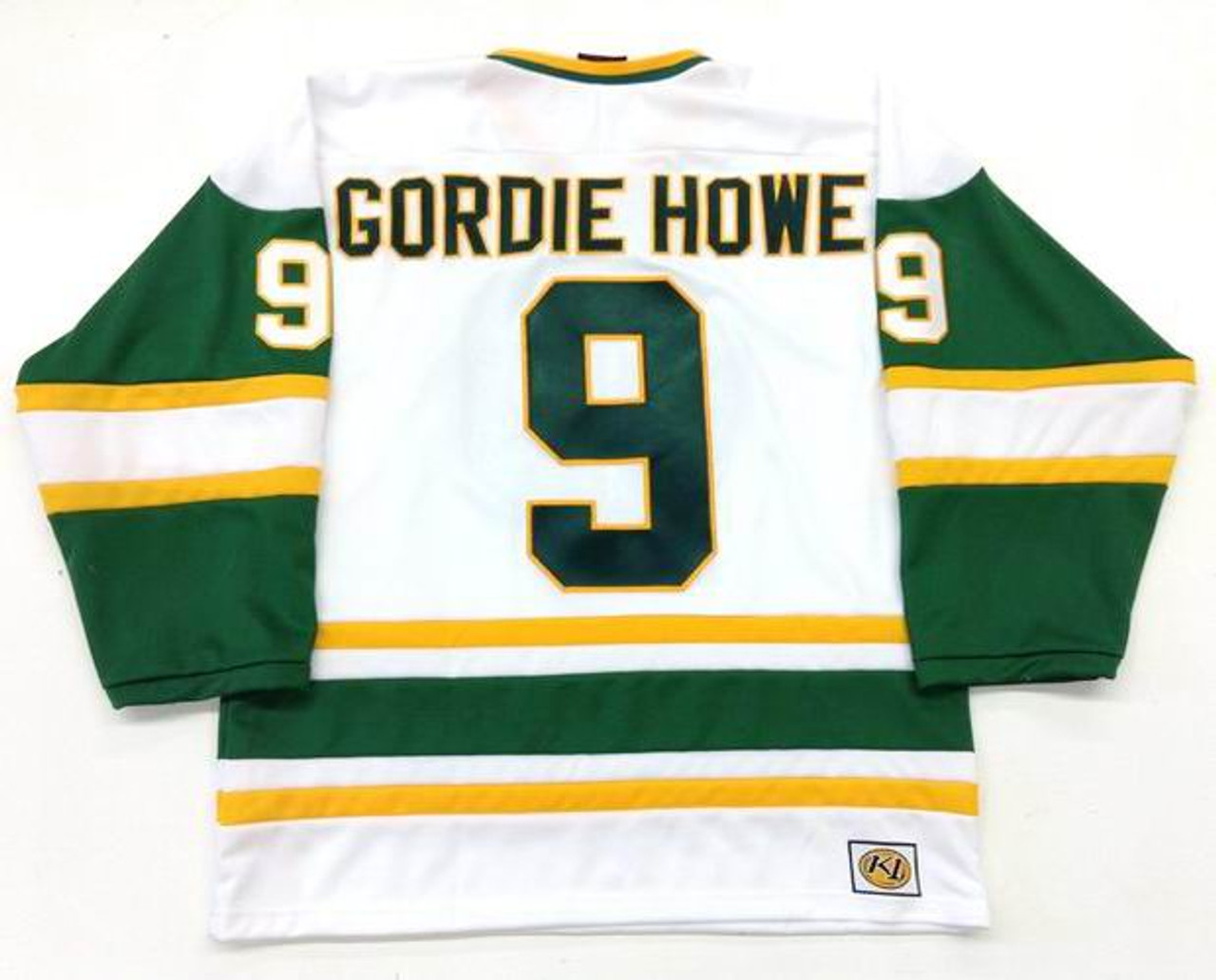 SI Photo Blog — New England Whalers right wing Gordie Howe poses