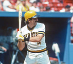 DALE BERRA Pittsburgh Pirates 1983 Home Majestic Throwback Baseball Jersey - action