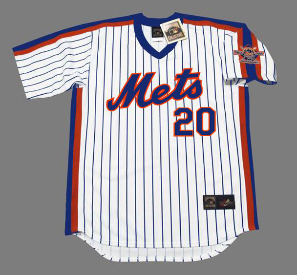 2022 Topps Series One PETE ALONSO Jersey Number Medallion #JNM-PA