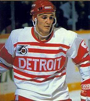 STEVE YZERMAN Detroit Red Wings 1992 CCM NHL Vintage Throwback