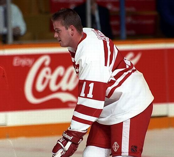 STEVE YZERMAN Detroit Red Wings 1992 CCM NHL Vintage Throwback